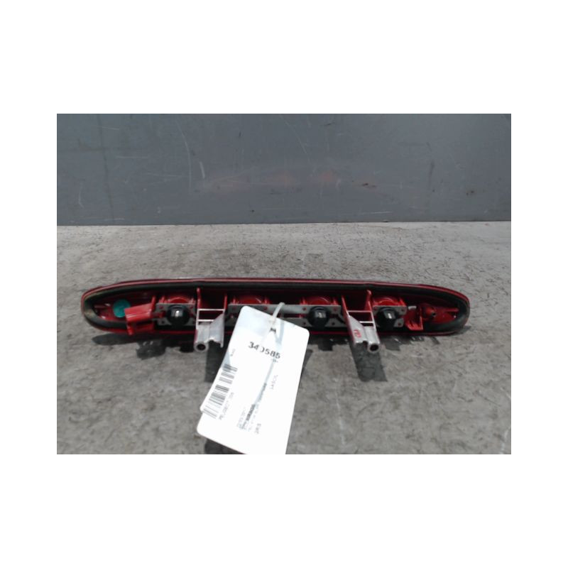 FEUX STOP SUPPLEMENTAIRE PEUGEOT 208