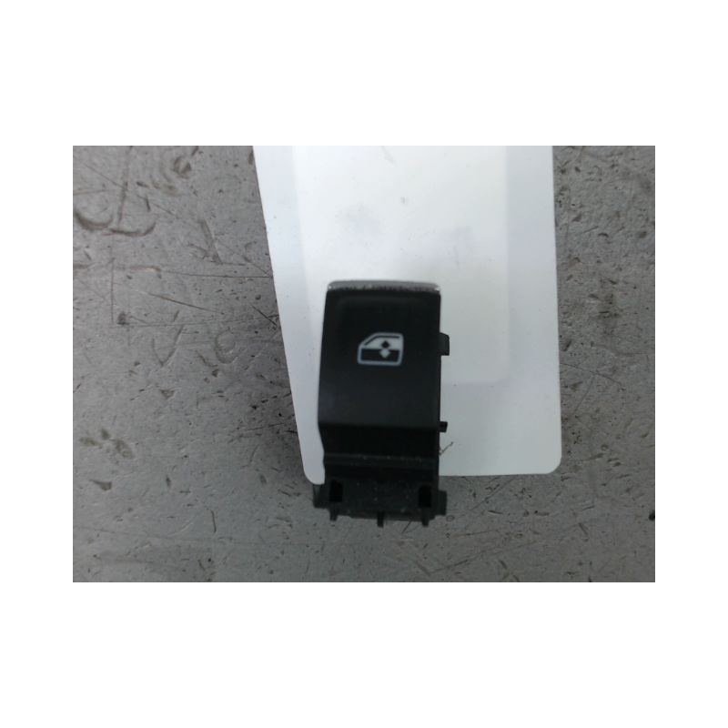 COMMANDE LEVE-GLACE PORTE ARG SEAT ATECA