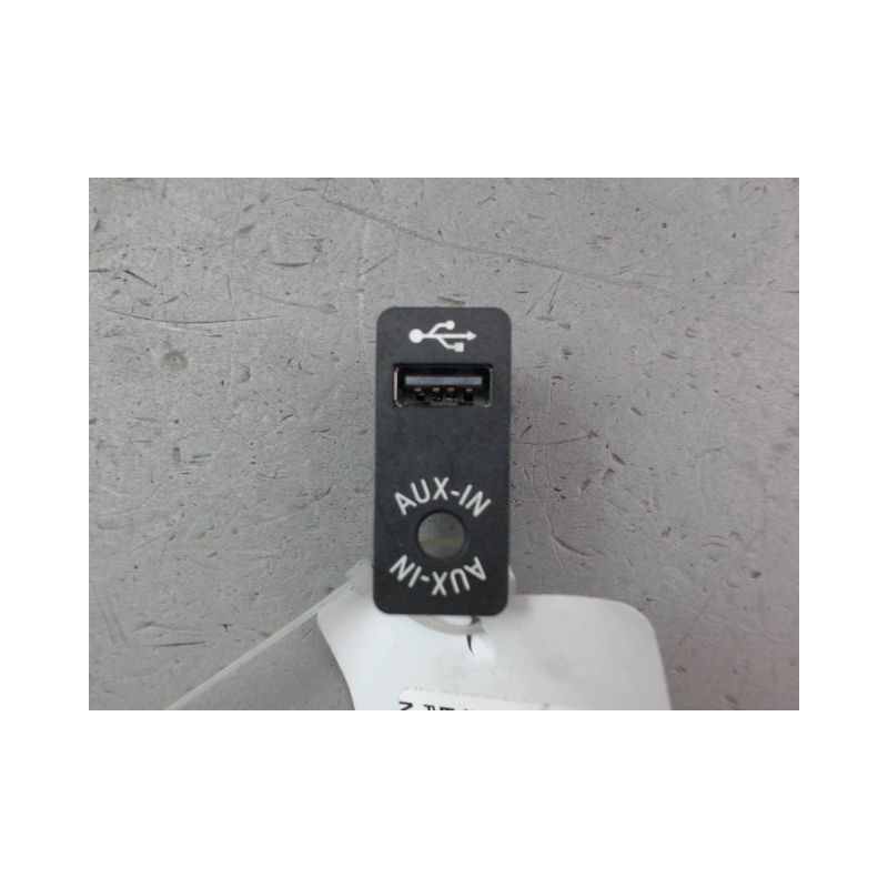 PORT USB/AUX BMW SERIE 1 II (F20/F21) 2011-...