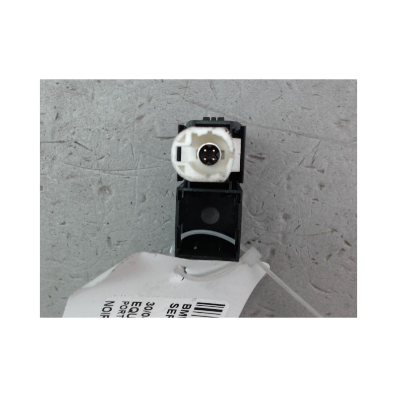 PORT USB/AUX BMW SERIE 1 II (F20/F21) 2011-...