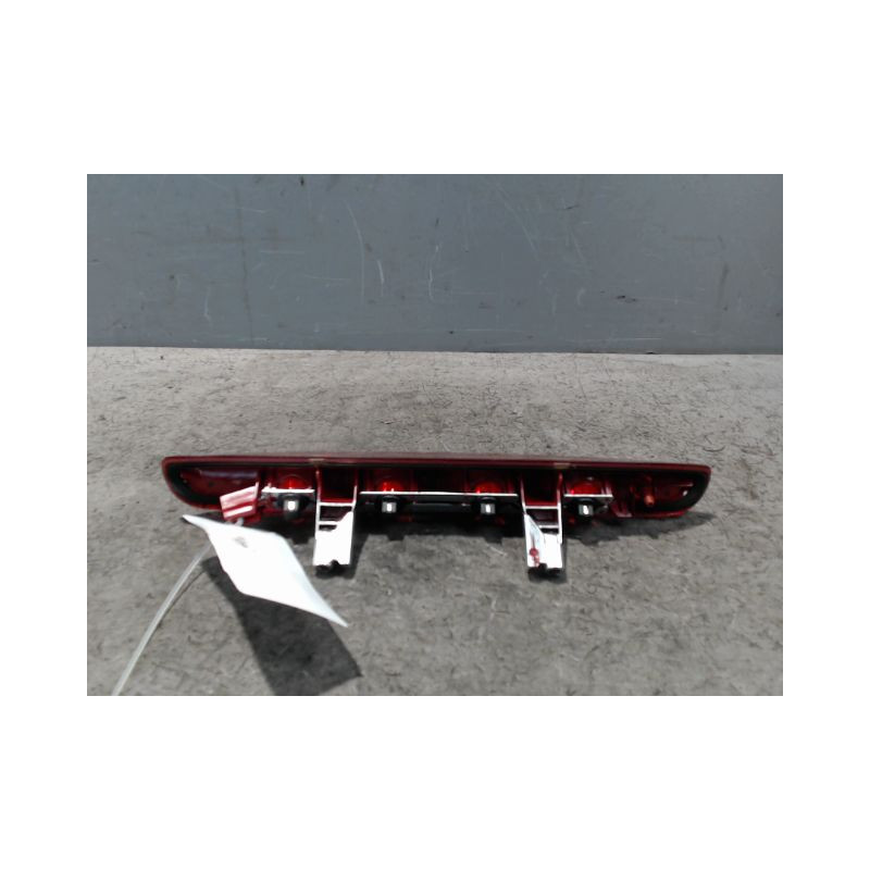 FEUX STOP SUPPLEMENTAIRE PEUGEOT 208