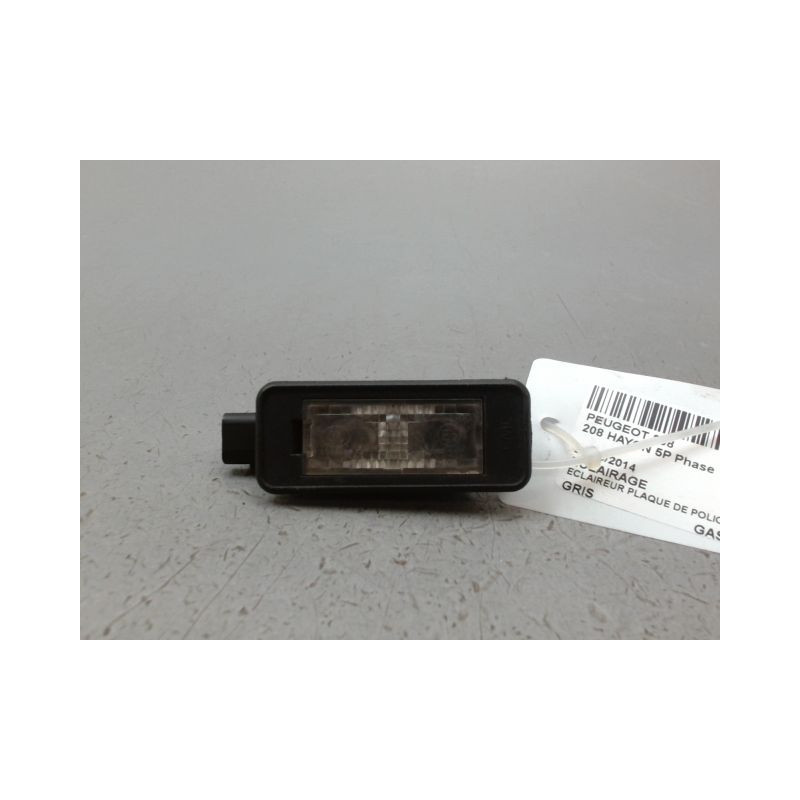ECLAIREUR PLAQUE DE POLICE GAUCHE PEUGEOT 208 Phase 1 2012-...