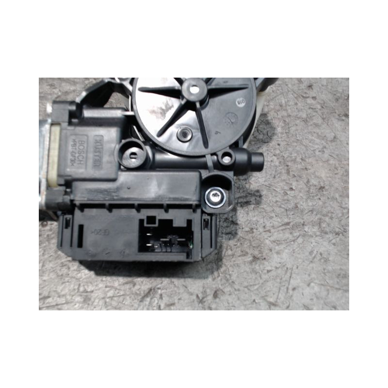 MECANISME+MOTEUR LEVE-GLACE AVANT DROIT VOLKSWAGEN POLO 2005-