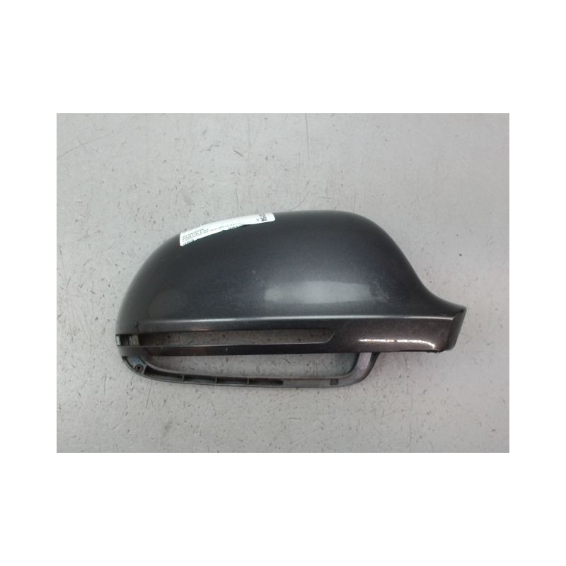 CARENAGE RETROVISEUR EXTERIEUR DROIT AUDI A4