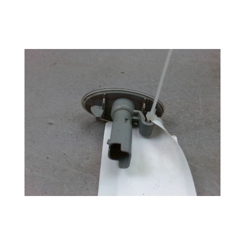 REPETITEUR AILE GAUCHE PEUGEOT 108