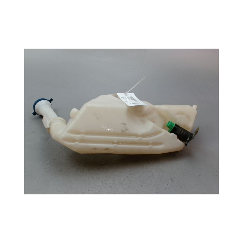 RESERVOIR LAVE-GLACE AVANT PEUGEOT 206 + 2009-2013