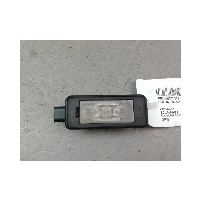 ECLAIREUR PLAQUE DE POLICE DROIT PEUGEOT 208 Phase 1 2012-...