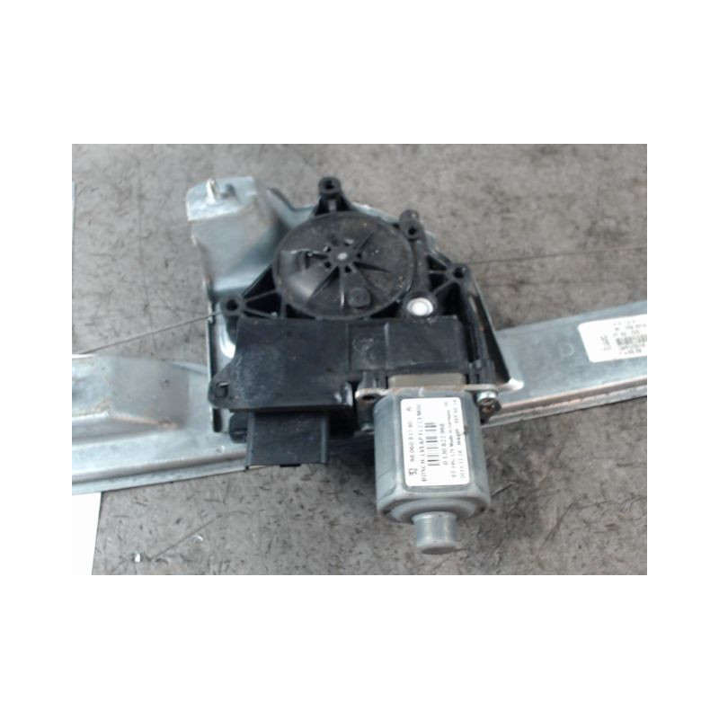 MECANISME+MOTEUR LEVE-GLACE AVANT DROIT PEUGEOT 208