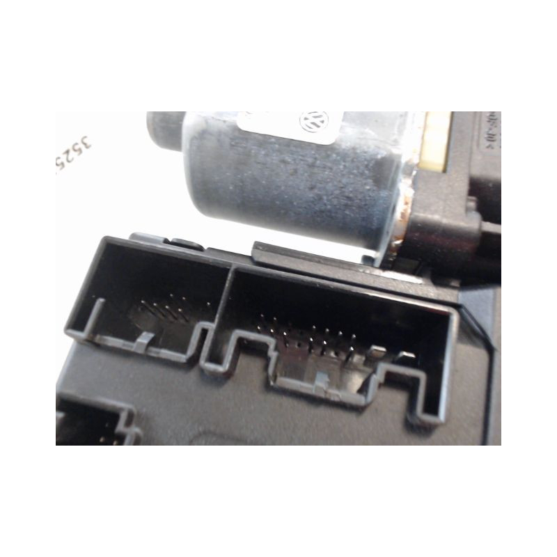 MECANISME+MOTEUR LEVE-GLACE AVANT DROIT VOLKSWAGEN PASSAT SW 2005-