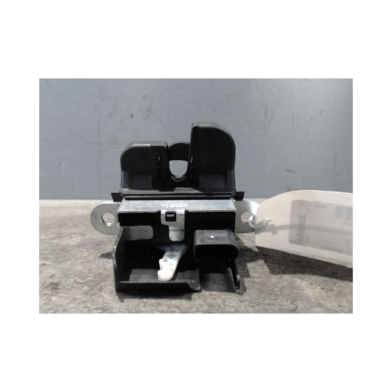 SERRURE HAYON  VOLKSWAGEN POLO 2009-