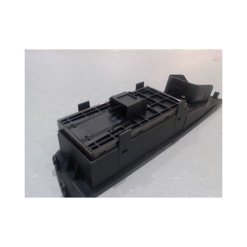 COMMANDE LEVE-GLACE PORTE AVG AUDI A1