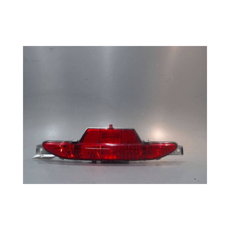 FEU BROUILLARD CENTRAL ARRIERE PEUGEOT 208