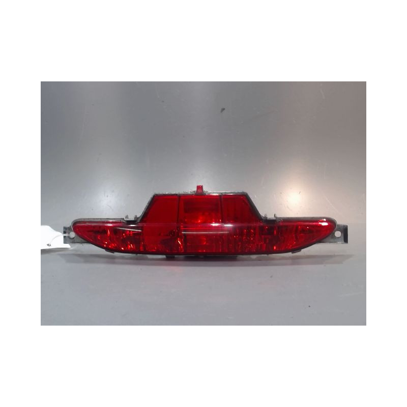 FEU BROUILLARD CENTRAL ARRIERE PEUGEOT 208