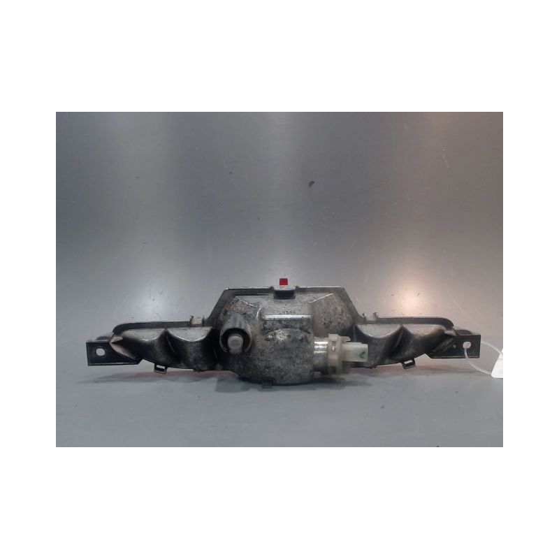 FEU BROUILLARD CENTRAL ARRIERE PEUGEOT 208