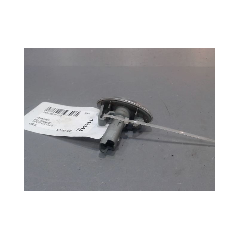 REPETITEUR AILE GAUCHE PEUGEOT 108