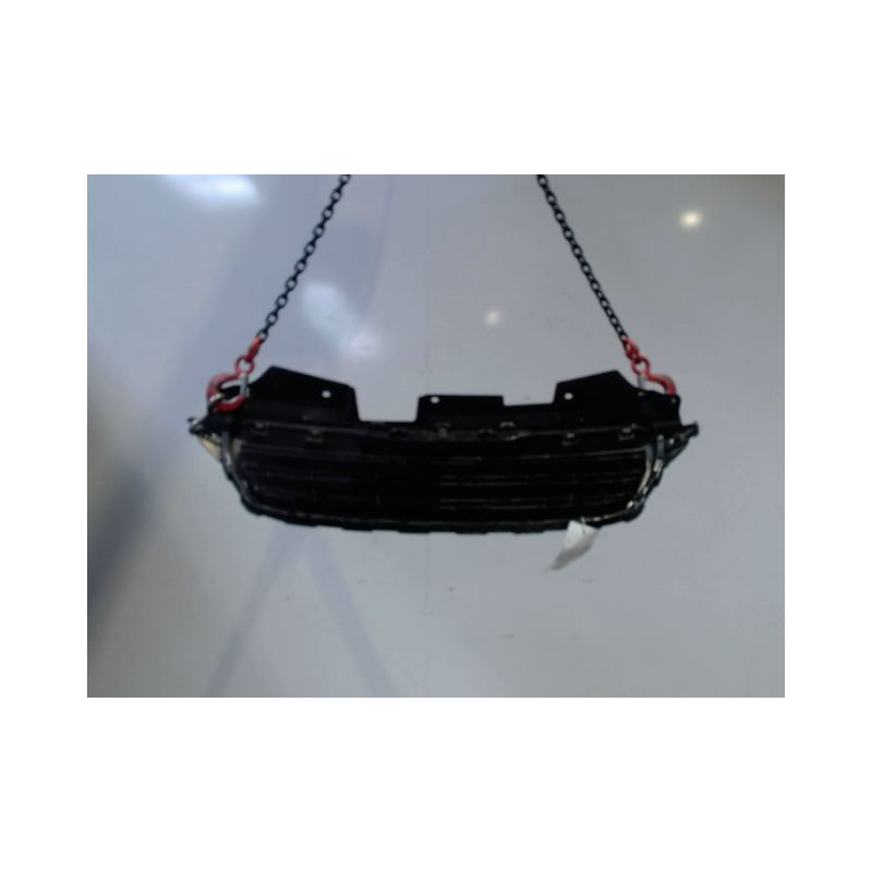 CALANDRE PEUGEOT 108
