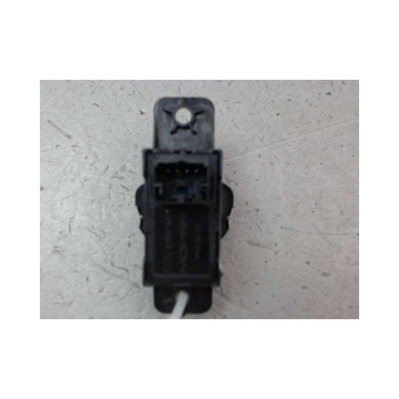 COMMANDE LEVE-GLACE PORTE AVD FIAT 500 II Phase 1 2007-...
