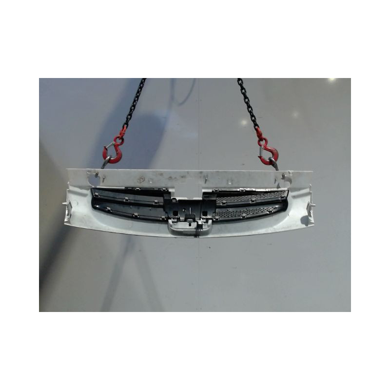 CALANDRE PEUGEOT PARTNER FGT 2002-