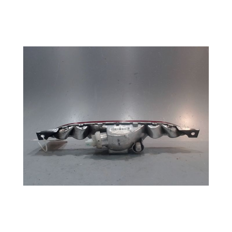FEU BROUILLARD CENTRAL ARRIERE PEUGEOT 208