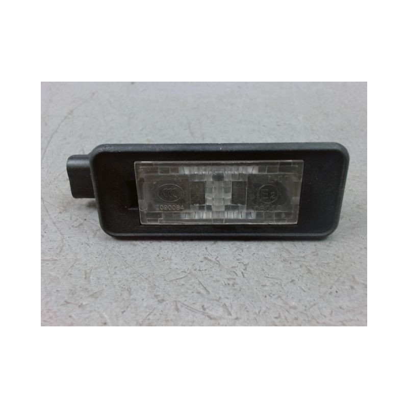 ECLAIREUR PLAQUE DE POLICE DROIT PEUGEOT 308 2009-