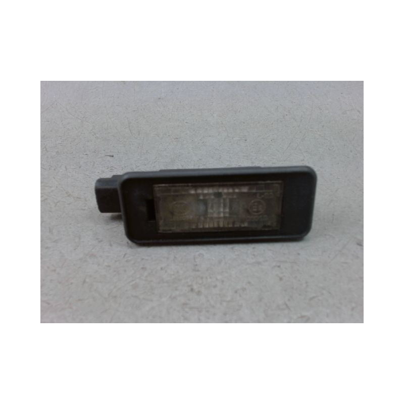 ECLAIREUR PLAQUE DE POLICE DROIT PEUGEOT 208 Phase 1 2012-...