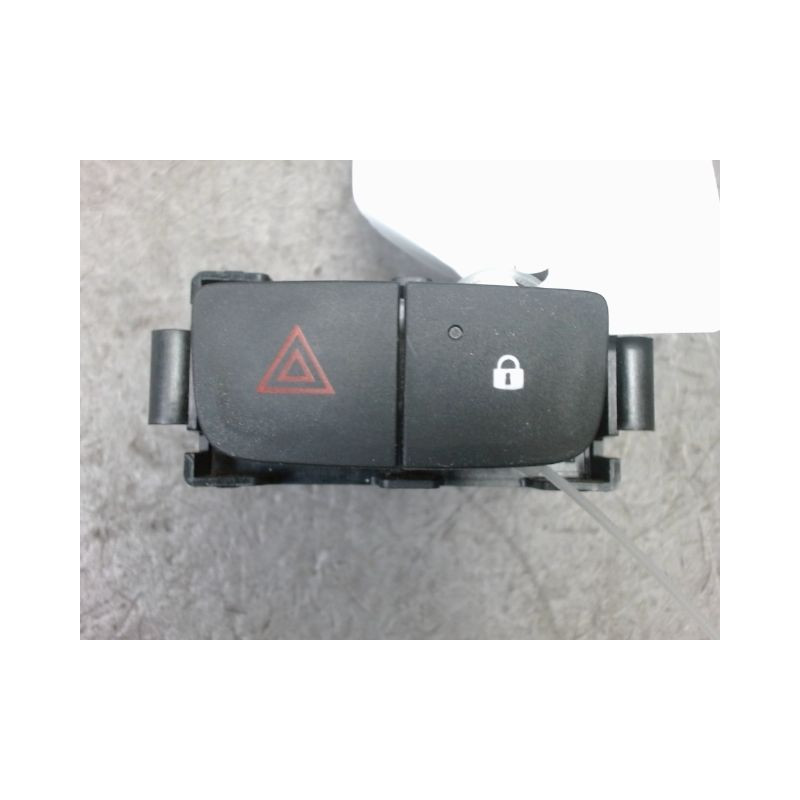 BOUTON DE WARNING RENAULT TRAFIC