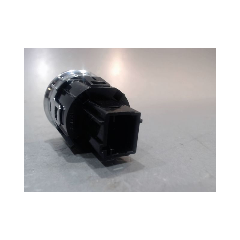 BOUTON DE DEMARRAGE PEUGEOT 5008