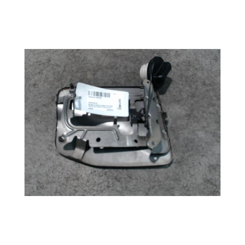 VOLET DE TRAPPE CARBURANT NISSAN NP300