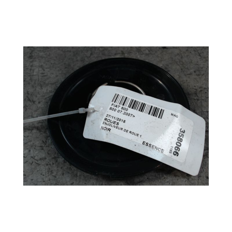 ENJOLIVEUR DE ROUE FIAT 500 2007-