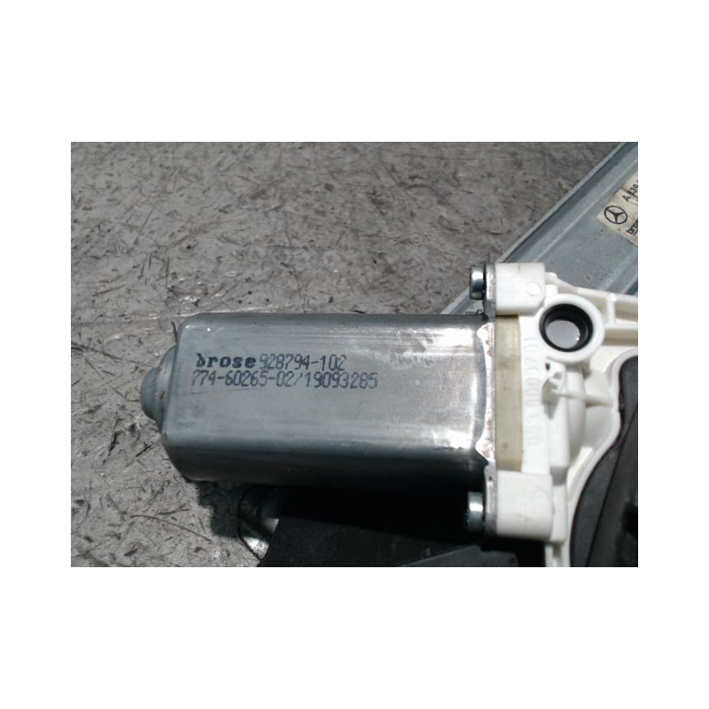 MECANISME+MOTEUR LEVE-GLACE AVANT DROIT MERCEDES VITO FOURGON LONG 2003-