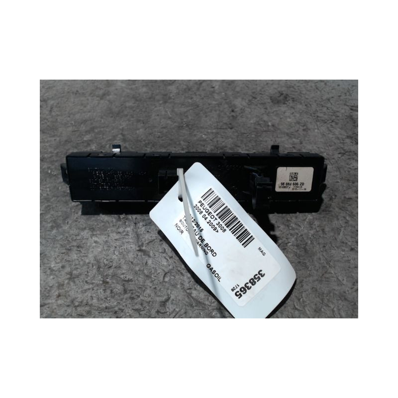 BOUTON DE WARNING PEUGEOT 3008 2009-
