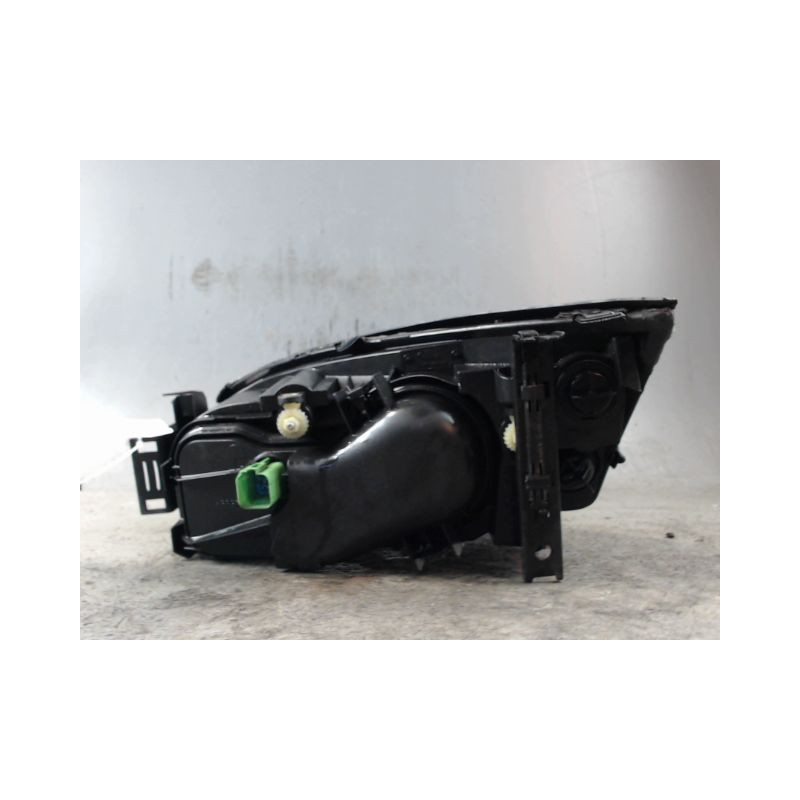 PHARE DROIT FORD MONDEO CLIPPER 00-07