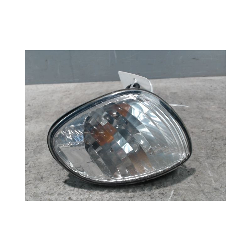 CLIGNOTANT DROIT TOYOTA COROLLA 2000-2001