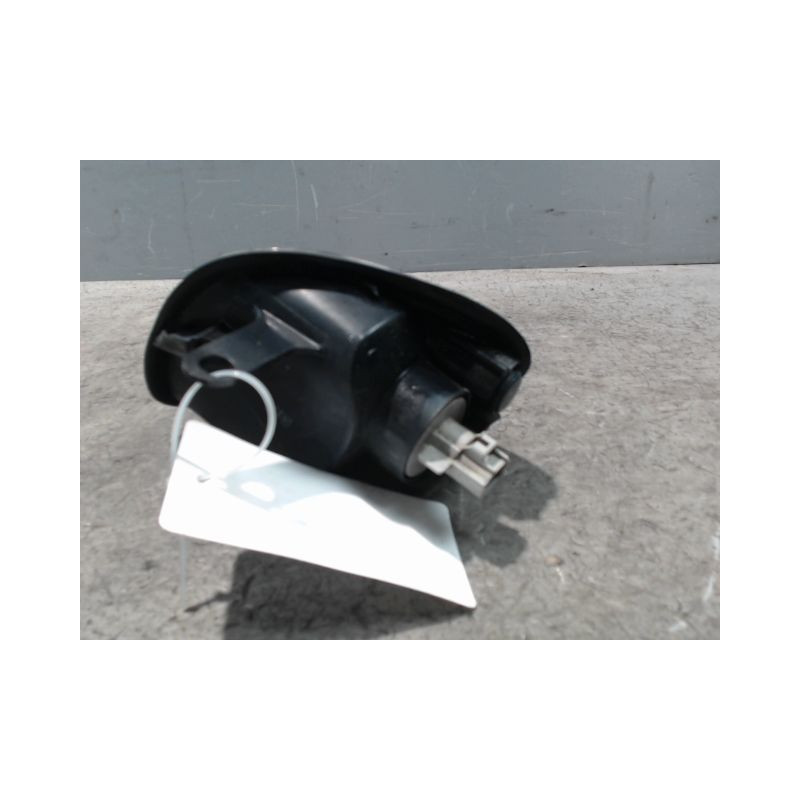 CLIGNOTANT DROIT TOYOTA COROLLA 2000-2001