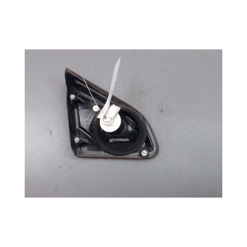 FEU ARRIERE INTERIEUR DROIT NISSAN QASHQAI BREAK I Phase 1 2007-2010