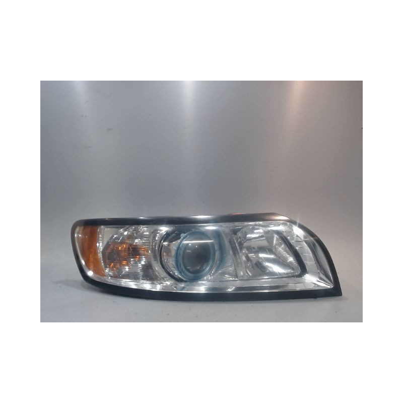 PHARE DROIT VOLVO V50