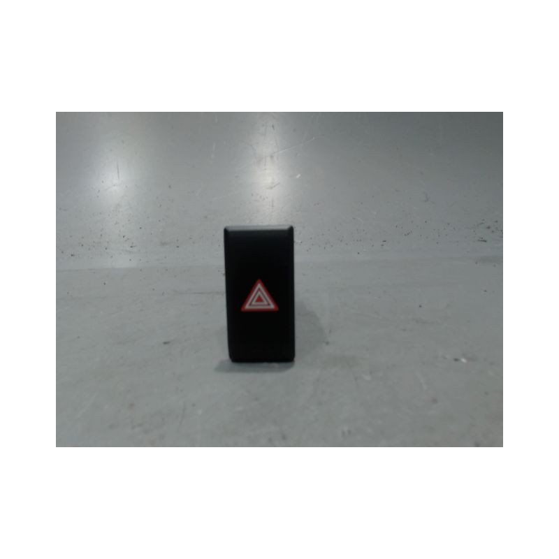 BOUTON DE WARNING KIA PICANTO