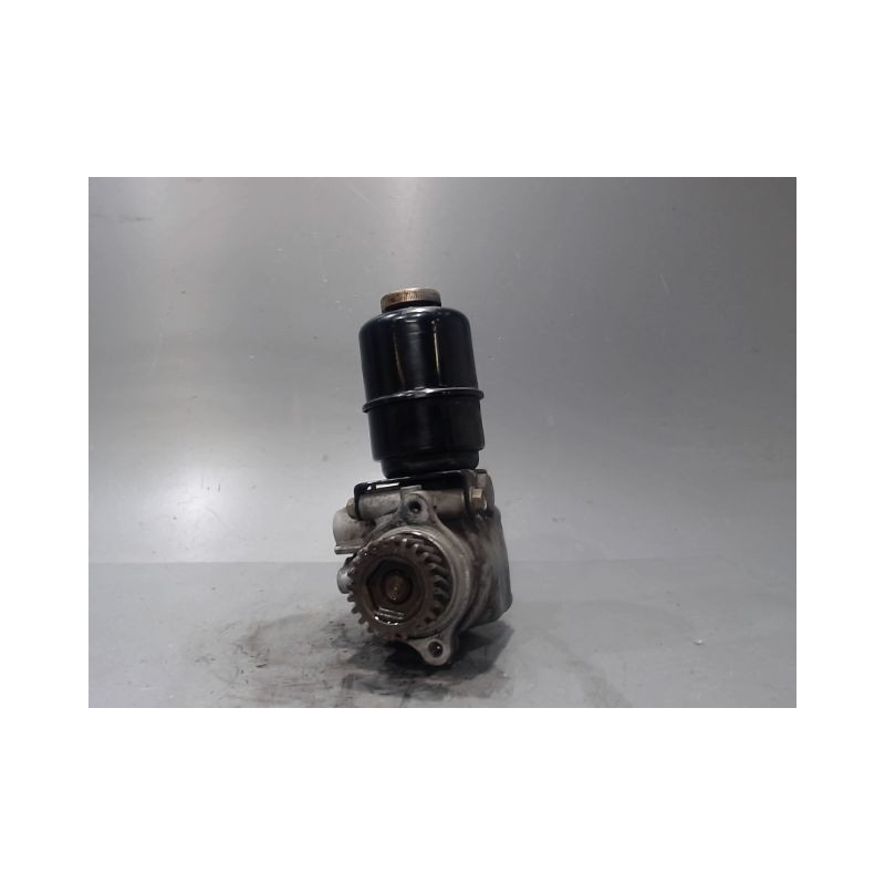 POMPE DIRECTION ASSISTEE MITSUBISHI PAJERO