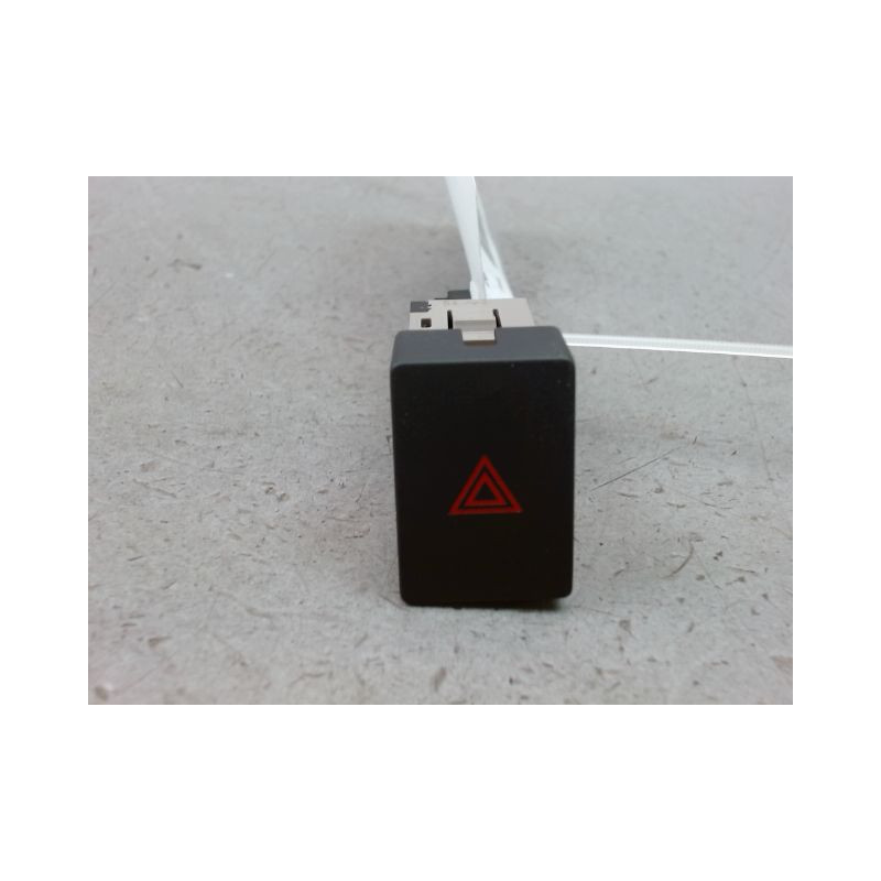 BOUTON DE WARNING NISSAN LEAF 2011-...