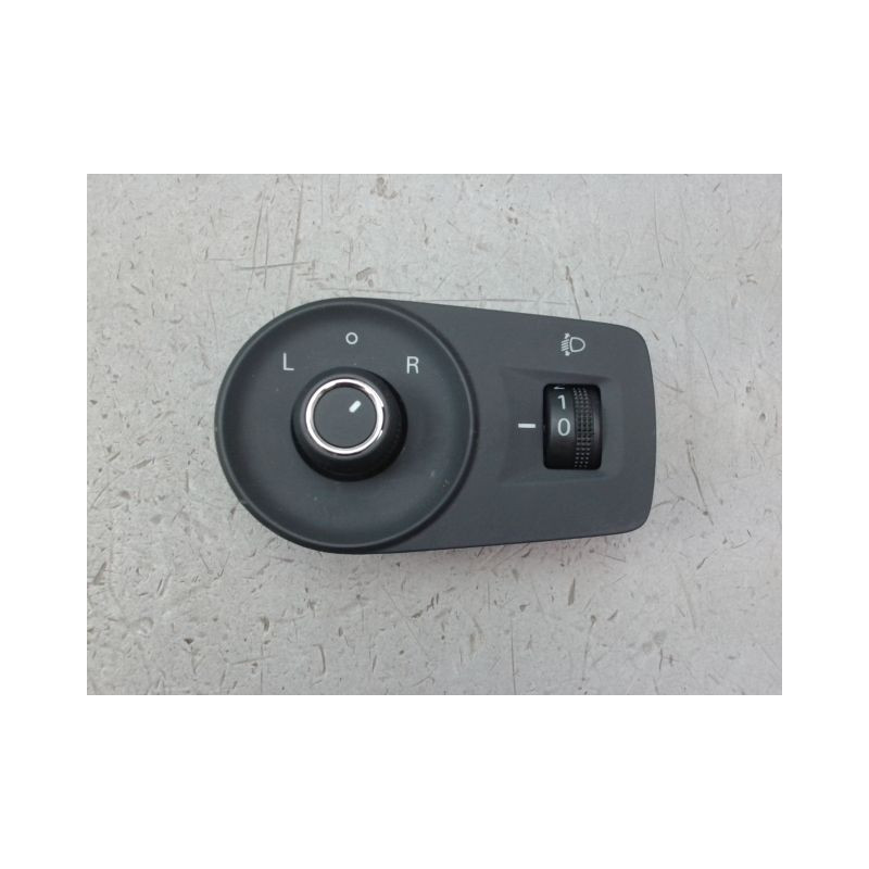 COMMANDE RETROVISSEUR EXTERIEUR ELECTRIQUE M.G. MG4