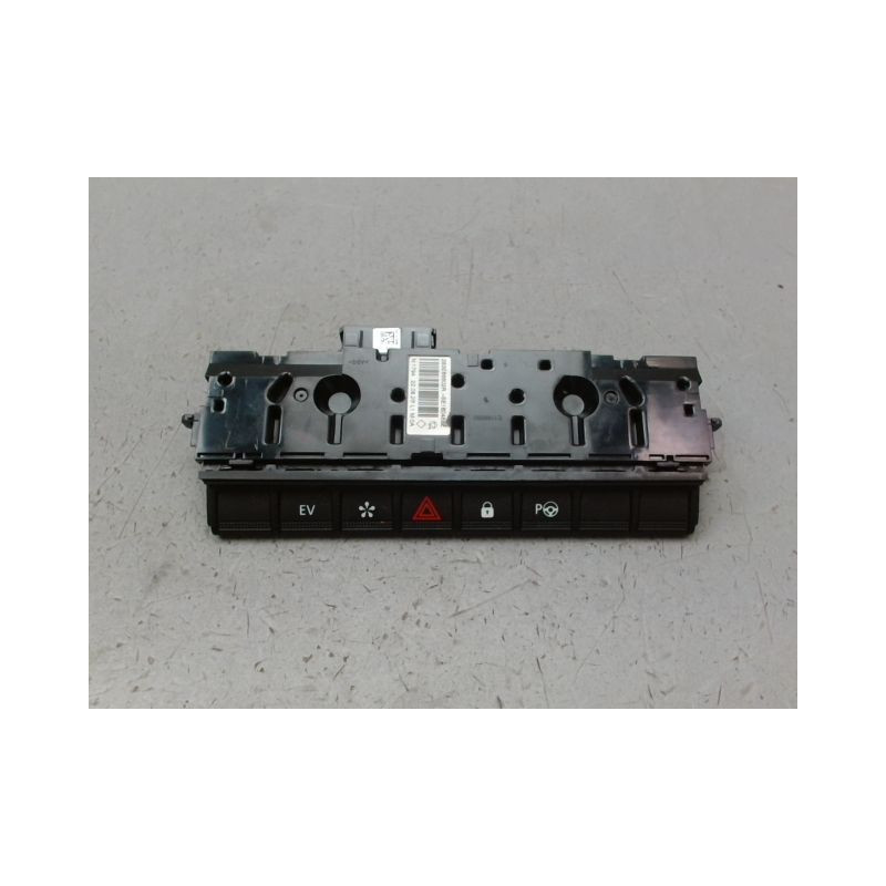 BOUTON DE WARNING RENAULT ARKANA