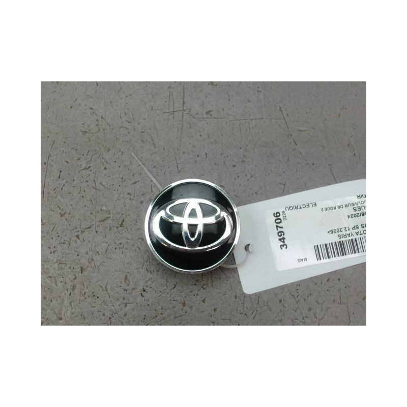 ENJOLIVEUR DE ROUE TOYOTA YARIS 2005-