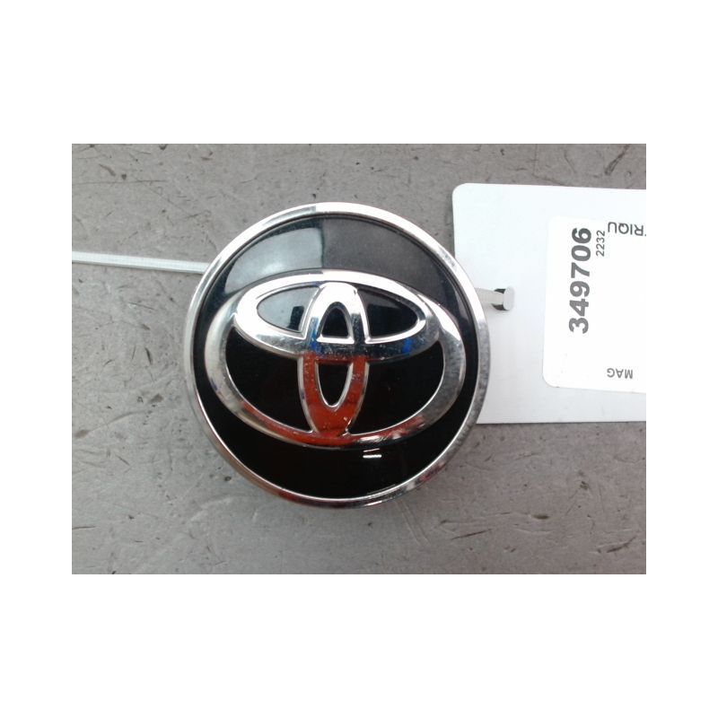 ENJOLIVEUR DE ROUE TOYOTA YARIS 2005-