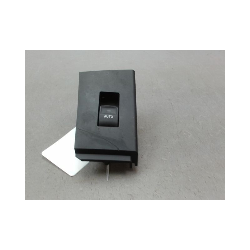 COMMANDE LEVE-GLACE PORTE ARG TOYOTA AURIS 2010-