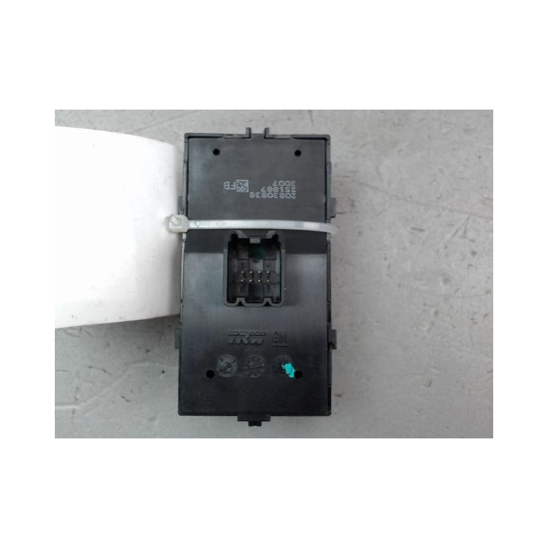 COMMANDE LEVE-GLACE PORTE AVG CHEVROLET ORLANDO