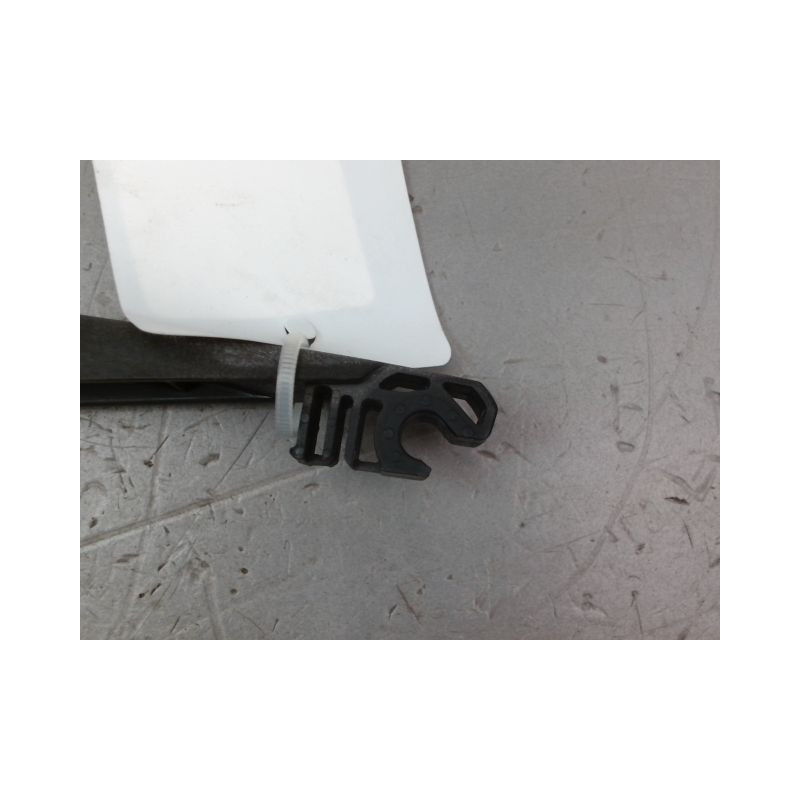 BRAS ESSUIE-GLACE ARRIERE SUZUKI BALENO -98
