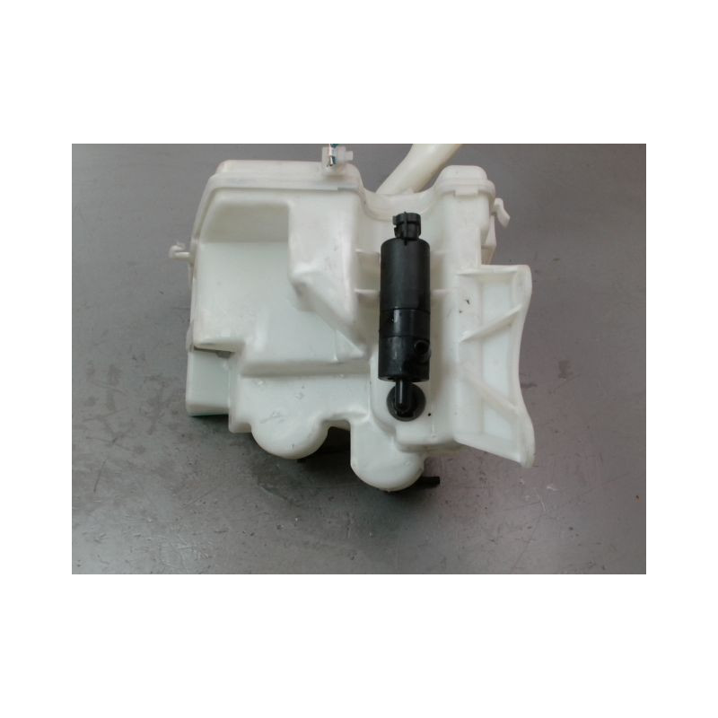 RESERVOIR LAVE-GLACE AVANT TOYOTA AURIS I Phase 2 2010-2012