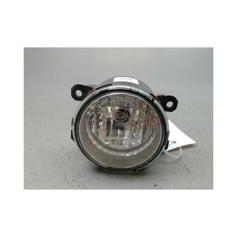 PHARE ANTIBROUILLARD AVANT DROIT MITSUBISHI SPACESTAR