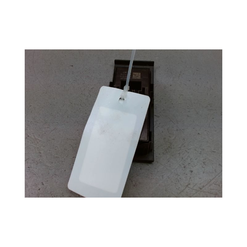 COMMANDE LEVE-GLACE PORTE AVG SKODA RAPID