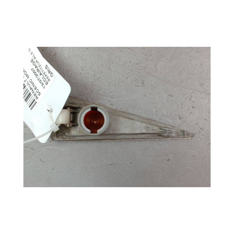 REPETITEUR AILE GAUCHE RENAULT SCENIC MONOSP. II Phase 2 2006-2009
